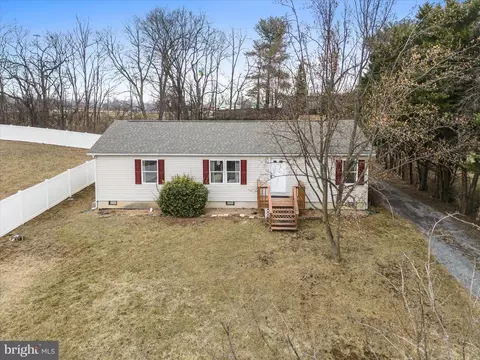 84 Winston Ave, Inwood, WV 25428