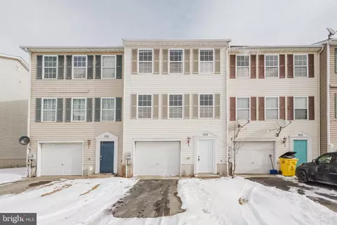 204 Topaz, Inwood, WV 25428