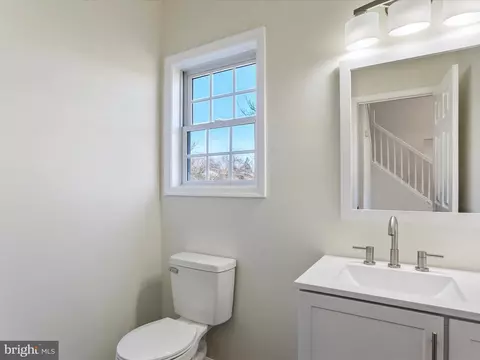 Bath - 77 Berkshire Dr, Falling Waters, WV 25419 photo 1 of 6