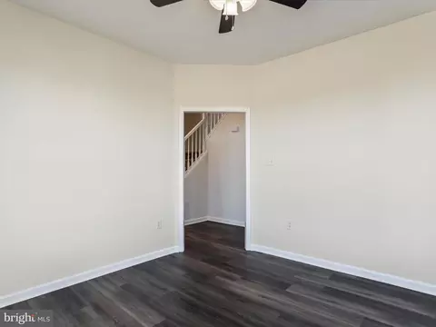 Living - 77 Berkshire Dr, Falling Waters, WV 25419 photo 6 of 7