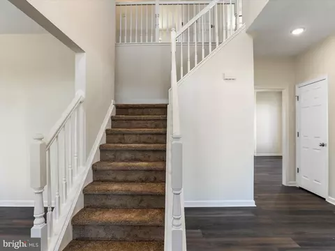 Entry Way - 77 Berkshire Dr, Falling Waters, WV 25419 photo 2 of 10