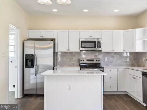 Kitchen - 77 Berkshire Dr, Falling Waters, WV 25419 photo 2 of 7