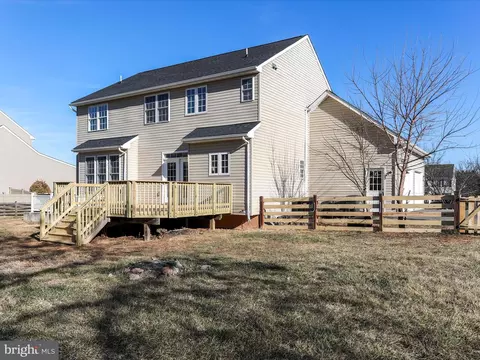 Exterior - 77 Berkshire Dr, Falling Waters, WV 25419 photo 9 of 11