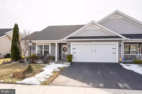 89 Saffron Ter, Falling Waters, WV 25419