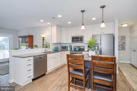 Kitchen - 89 Saffron Ter, Falling Waters, WV 25419 photo 2 of 9