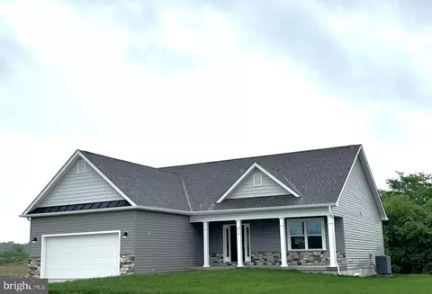 214 Santiago Cir, Martinsburg, WV 25403