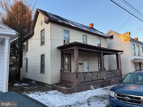 130 Pennsylvania Ave, Martinsburg, WV 25401
