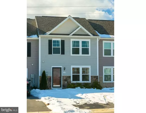 132 Loblolly Dr, Bunker Hill, WV 25413