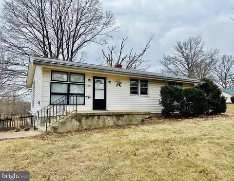 709 Henshaw, Bunker Hill, WV 25413