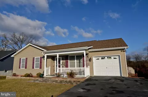 786 Ives St, Martinsburg, WV 25405