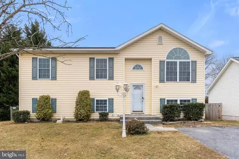 222 Moonlight Ln, Martinsburg, WV 25401