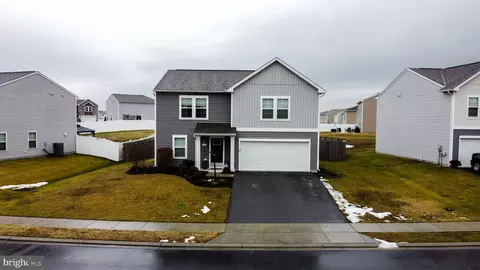 168 Eurasian Dr, Bunker Hill, WV 25413