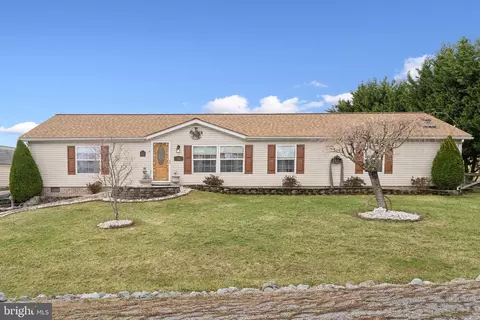 23 Longbranch Dr, Martinsburg, WV 25405