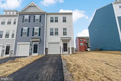 216 Husky Trl, Martinsburg, WV 25403