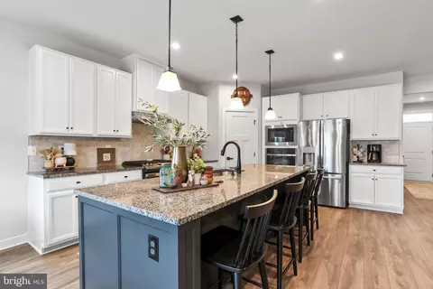 546 Rushbrook Rd, Martinsburg, WV 25403
