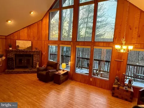 305 Clubhouse Rdg, Hedgesville, WV 25427
