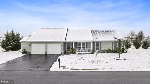 222 Balmoral Ln, Martinsburg, WV 25404