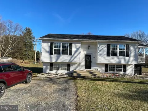 671 1st St, Inwood, WV 25428