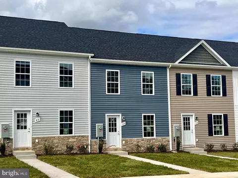 49 Snowdrop Ct, Kearneysville, WV 25430