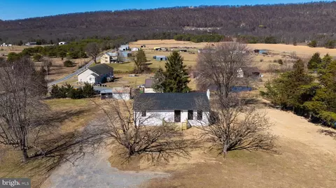 1523 Reunion Corner Rd, Gerrardstown, WV 25420