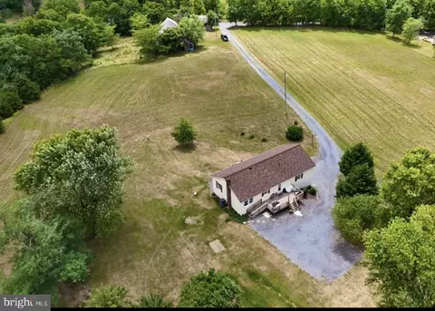 279 Fringe Ln, Hedgesville, WV 25427