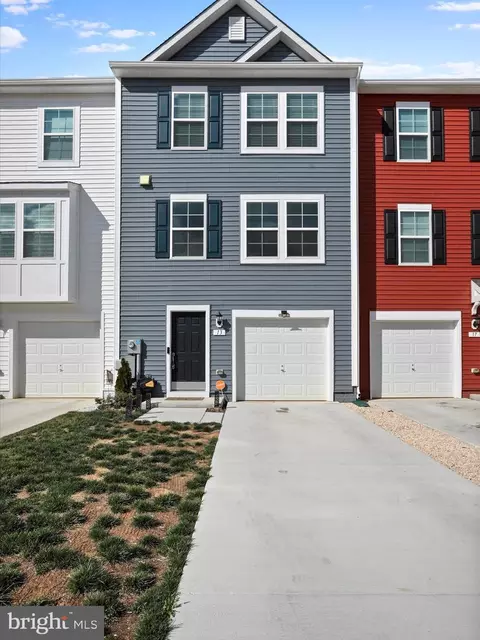 13 Andover Ct, Bunker Hill, WV 25413