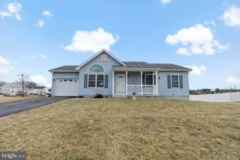 127 Republic Dr, Martinsburg, WV 25405