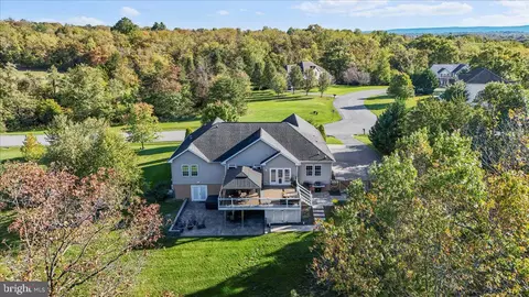 142 Triumphant Way, Falling Waters, WV 25419