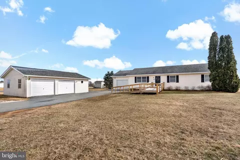 987 Dominion Rd, Gerrardstown, WV 25420