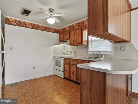 101 Carvers Way, Falling Waters, WV 25419 photo 10