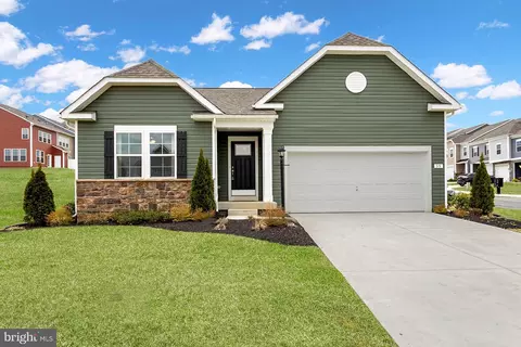 21 Stager Ave, Falling Waters, WV 25419