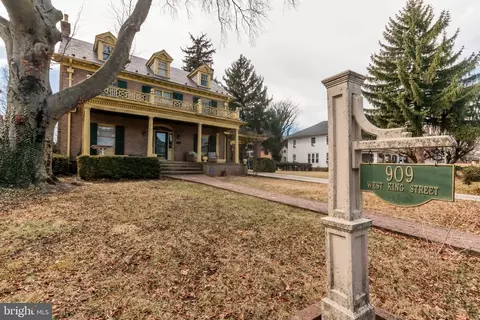 909 W King St, Martinsburg, WV 25401