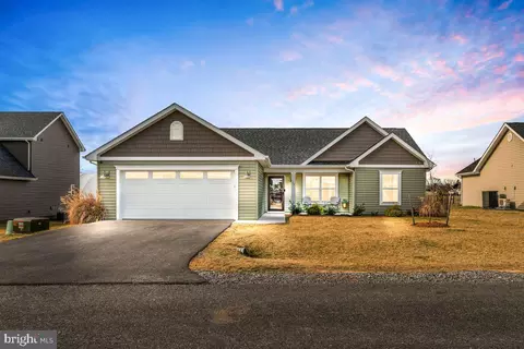 28 Anoka Ct, Martinsburg, WV 25404