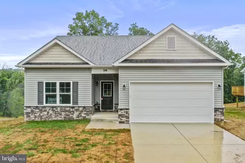 210 Larimar Ln, Inwood, WV 25428