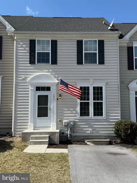 191 Norwood Dr, Falling Waters, WV 25419