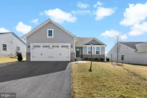 89 Tutbury Ln, Martinsburg, WV 25405