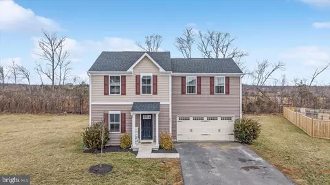 68 Bedstraw Pl, Bunker Hill, WV 25413