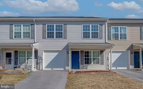 35 Montague Way, Bunker Hill, WV 25413