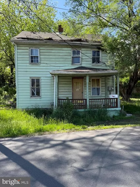 107 S Water St, Martinsburg, WV 25401