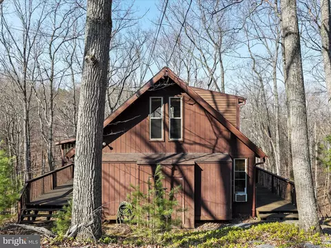 287 Canada Goose Ln, Hedgesville, WV 25427