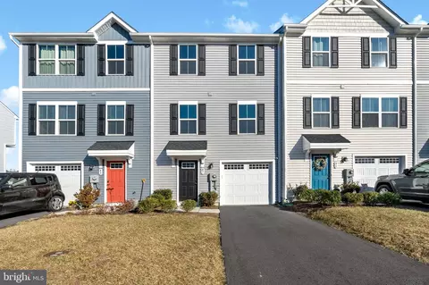 87 Ogunquit Dr, Martinsburg, WV 25403