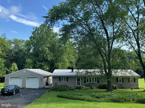 304 Cool Hollow Dr, Falling Waters, WV 25419