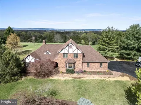 185 Goshen Ln, Martinsburg, WV 25404