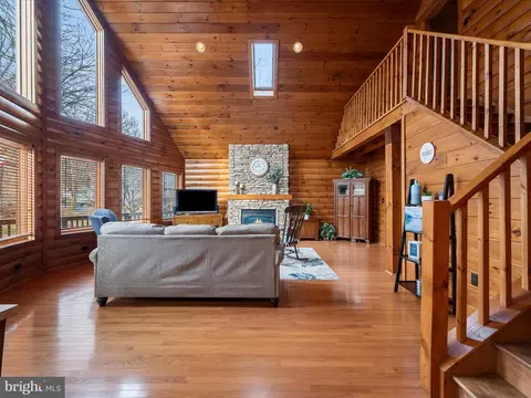 Living - 217 Regal Dr, Falling Waters, WV 25419 photo 2 of 4