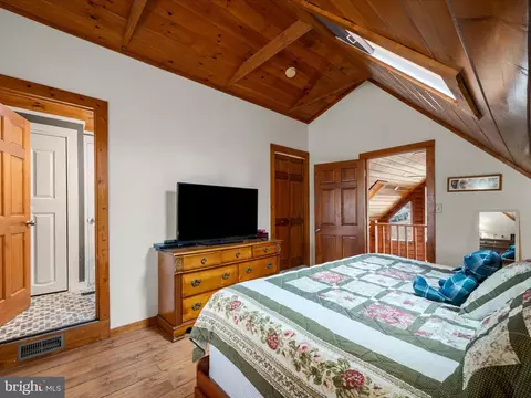 Bedroom - 217 Regal Dr, Falling Waters, WV 25419 photo 5 of 5