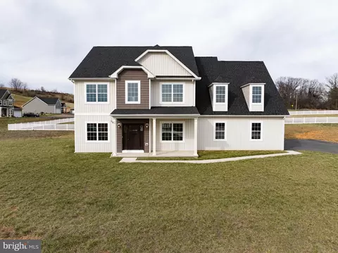 42 Dungiven Ln, Martinsburg, WV 25403
