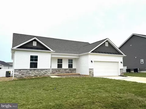 147 Santiago Cir, Martinsburg, WV 25403