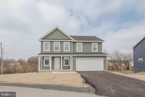 77 Duluth Dr, Martinsburg, WV 25404