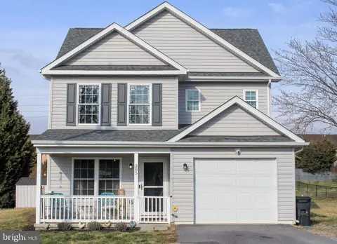 305 Legion St, Martinsburg, WV 25404