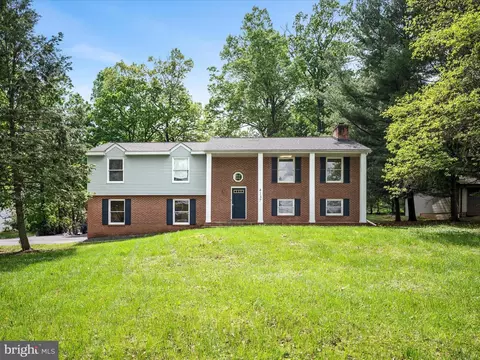 4137 Hedgesville Rd, Hedgesville, WV 25427